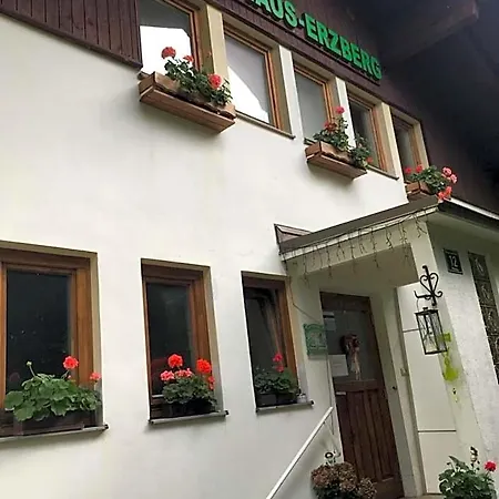 Haus-erzberg 3*