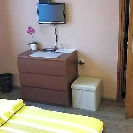 Haus-erzberg Bed & Breakfast