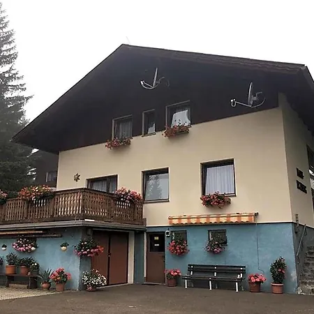 Alojamento de Acomodação e Pequeno-almoço Haus-erzberg 3*